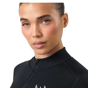 Chaqueta de rendimiento negra de manga larga con cremallera completa para mujer, top de entrenamiento de cuello alto, ajuste ceñido, ropa deportiva para capas. - Product Image 4