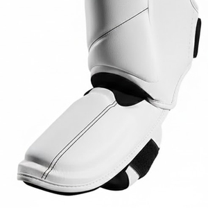 Nouvelles protections de tibia professionnelles pour la boxe et le Muay Thai, design personnalisé, logo sur mesure, légères, antidérapantes, en PU, avec protection intégrée du talon. - Product Image 4