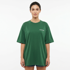 เสื้อยืดผู้หญิงคอกลมแขนสั้นทรงหลวมใส่สบายระบายอากาศดีสำหรับฤดูร้อน ตกแต่งด้วยโลโก้ประดับเพชรและงานปะติด - Product Image 4