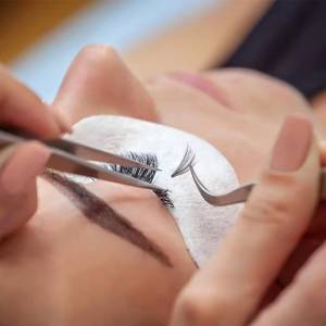 Pinzas Virales de Belleza – Herramienta de Precisión para Dar Forma a las Cejas para Maquillajes y Logotipo Personalizado - Product Image 5