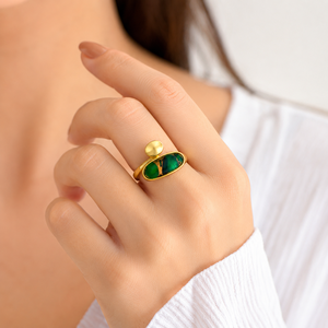 Bague ouverte en émeraude verte - Bague bohème artisanale en pierres précieuses - Bijoux en laiton plaqué or 18 carats - Cadeau personnalisé - Product Image 3
