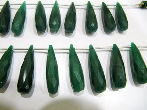 Cuentas de Esmeralda Facetadas en Forma de Lágrima, Color Verde, 1 Pulgada de Largo, 8 Pulgadas de Cuerda - Product Image 5
