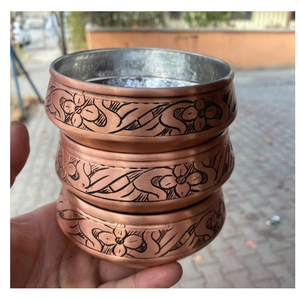 Cuenco de cobre martillado y para servir, estilo tradicional indio para curry, con diseño en relieve, forma redonda, de doble tono. - Product Image 2
