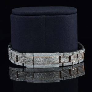 Reloj de Lujo Estilo Hip Hop en Oro Rosa y Oro Blanco con Diamantes Moissanite, Esfera Redonda Totalmente Adornada y Visualización de Fecha - Product Image 4