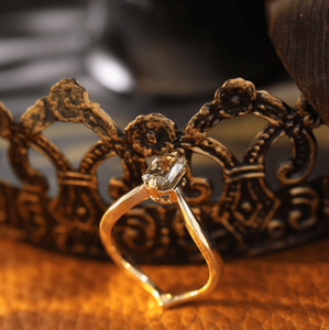 แหวนทองคำแท้ประดับเพชรแล็บครีเอท สีเขียวสดใส น้ำหนัก 1.31 กะรัต รุ่น Custom FancyColor ดีไซน์มงกุฎสไตล์ป่าไม้ ประดับด้วยเพชรซิลวาน งานแฮนด์เมด ฝังเพชรแบบซ่อน - Product Image 5