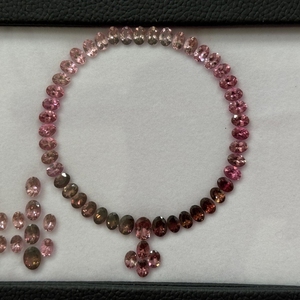 Tendencia en Venta: Turmalina Rosa Natural de Corte Ovalado con Diseño Degradado, 53.80 Quilates, Calidad AAAA, Piedras Preciosas Sueltas para Collar, Grado Madagascar - Product Image 6