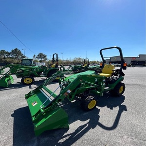 Tractor John Deere 1025R con opción de cortadora de césped, tamaño compacto, 35HP, diésel, 4x4, pocas horas de uso, asiento cómodo, alto rendimiento - Product Image 6