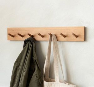 Juego de Ganchos de Madera Contemporáneos - Product Image 1