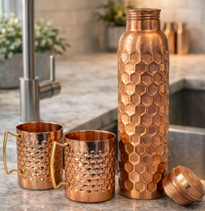 Juego de Botellas de Agua de Cobre con Patrón Hexagonal de Panal de Abeja, Beneficios Ayurvédicos para la Salud, Botellas Antiderrames con Tapa de Rosca - Product Image 4