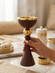 Mabkhara décorative en bois pour intérieurs arabes avec accents dorés, usage religieux, diffuseur aromatique en bois toutes saisons - Product Image 1
