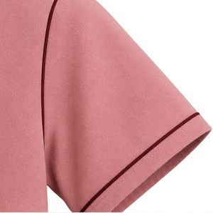 T-shirt asymétrique rose poudré pour femme à manches courtes avec broderie cœur, passepoil contrastant et détails boutonnés – Vente en gros personnalisée décontractée - Product Image 6