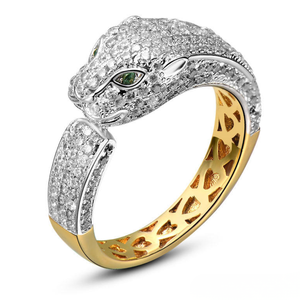Bague en argent 925 plaqué or rhodié noir, certifiée par un tiers, avec moissanite taille radiant en forme de lapin et micro-incrustations - Product Image 3