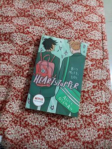 ฮาร์ตสต็อปเปอร์ เล่มที่หนึ่ง โดย อลิซ โอเซแมน หนังสือปกอ่อนขายดีสำหรับผู้ใหญ่ - Product Image 2