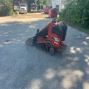 Cargadora Compacta Profesional Ditch Witch con Motor Diésel y Garantía de 2 Años - Alta Eficiencia - Product Image 1