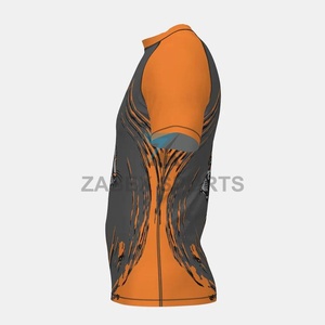 Camiseta de compresión de manga corta para hombre, Rashguard de MMA elástico con logo frontal personalizado, Top de entrenamiento BJJ, Ropa de gimnasio - Product Image 3