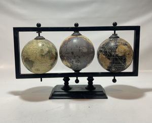 Globe terrestre moderne rose avec support en métal noir, globe géographique de bureau mignon, ornement de table, décoration pour enfants, bureau ou salle d'étude - Product Image 4