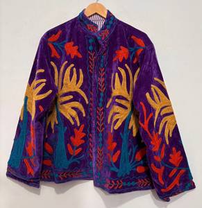 Chaqueta de terciopelo floral con cuello mandarín y manga larga para mujer, abrigo de otoño estilo Prairie Chic con diseño bordado a mano, proveedor mayorista B2B - Product Image 3