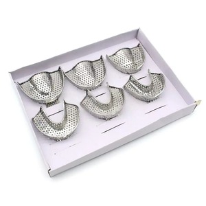 BAFA SURGICAL INSTRUMENTS BSI-CP-632 18Pcs/2Pcs Moldes de Impresión con Marco Recortado para Mandíbula Edéntula Dental FCB 135 Transparente - Product Image 3