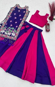 เสื้อเลเฮนกา บลูส์ ชรัก วิชิตร่า ผ้าไหมปักดิ้นลายวิจิตร พร้อมชุดสูท - Product Image 5