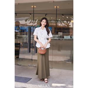 กระโปรงแม็กซี่ทรงเมอร์เมดเอวสูงลำลองสำหรับผู้หญิง MIREL VIVI KA เวียดนาม ผ้าเนื้อเดียว ความยาวระดับเข่า ผ้ายืด/โพลีเอสเตอร์ ป้องกันไฟฟ้าสถิต - Product Image 1
