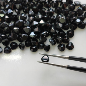 สปิเนลสีดำธรรมชาติ 5.5 มม. รูปหัวใจ คุณภาพดีที่สุด พลอยหลวมสำหรับทำเครื่องประดับ รีดดิ้ง เมาน์เทน เจมส์ อิน - Product Image 4
