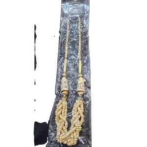 Collar con colgante de cuentas de resina para mujer y niña, collar de resina epoxi para fiestas de compromiso, diseño personalizado disponible - Product Image 1