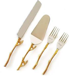 Elegante cuchillo para tartas de metal pulido diseñado para exhibir postres en recepciones de boda y cortar pasteles - Product Image 6