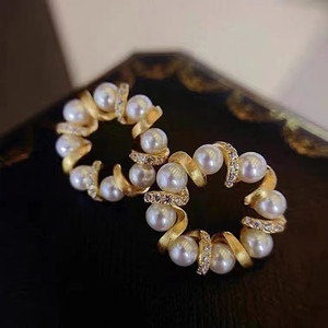 Pendientes Clásicos de Perlas Edison de Agua Dulce con Gancho para Mujer, Exquisitos, Sencillos y Modernos, Pendientes de Perlas de Cristal - Product Image 1