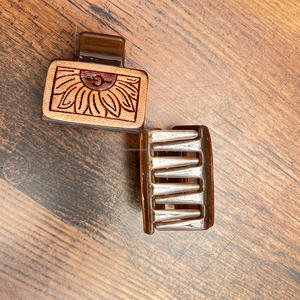 Mini pinzas para el pelo decorativas hechas a mano personalizadas, accesorios para el cabello de cuero grabado para mujeres con diseño artístico - Product Image 6