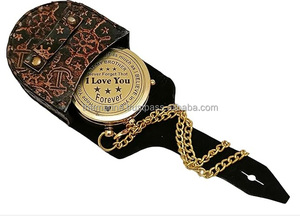 เข็มทิศกระเป๋าแบนทองเหลืองเดินเรือพิมพ์ไม่ซ้ําใครกับเข็มทิศแกะสลัก Brother ของฉันพร้อมกล่องหนังตกแต่ง - Product Image 3