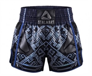 Shorts d'entraînement Muay Thai MMA Stalwart – Design Flamme Rouge, Or et Noir – Durables, Écologiques, Séchage Rapide, Protection Optimale, Personnalisables - Product Image 2