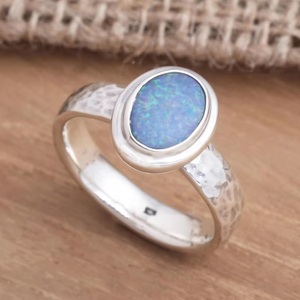 แหวนค็อกเทลเงินแท้ 925 ประดับโอปอลสีน้ำเงิน แหวนทำมือโอปอลสีน้ำเงินธรรมชาติ แหวนสไตล์โบโฮ แหวนพลอยวินเทจสำหรับผู้หญิง - Product Image 5