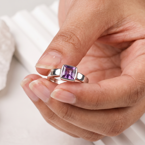 Bague artisanale en argent sterling 925 massif avec améthyste sertie clos, bijou naturel de haute qualité pour la guérison des chakras, idéale pour les mariages - Product Image 1