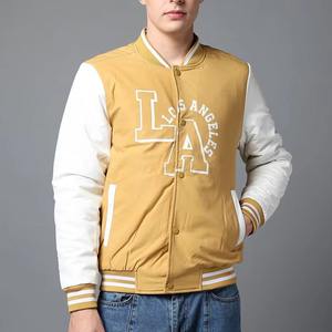 เสื้อแจ็คเก็ตวาร์ซิตี้แบบมีฮู้ดสำหรับผู้ชายรุ่นใหม่ล่าสุด ดีไซน์ทันสมัย สไตล์ไฮสตรีท ระบายอากาศได้ดี เหมาะสำหรับฤดูหนาว  สามารถเลือกสีและตัวอักษรได้ตามต้องการ - Product Image 1