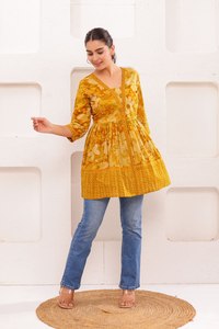 เสื้อทูนิคผ้าฝ้ายพิมพ์ลายดอกไม้สีเหลืองสำหรับผู้หญิง ทรงหลวม สวมใส่สบาย ความยาวปานกลาง สไตล์ฤดูร้อน แบบอินเดีย ปากีสถาน ลายชาติพันธุ์ - Product Image 3