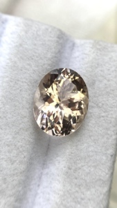 Pierre naturelle certifiée Morganite taille ovale avec une couleur et un lustre excellents, Beryl naturel 5,46 carats, nette à la loupe - Product Image 2