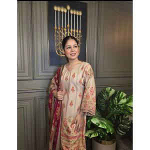 Hermoso conjunto de salwar kameez XL para fiesta, con top, pantalón y dupatta, hecho de poliéster. - Product Image 3