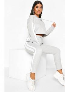 Conjunto Deportivo Casual de 2 Piezas para Mujer, Color Blanco, con Capucha, Antiarrugas, Franjas Laterales Rojas, Top Corto de Manga Larga, Pantalones Deportivos Ajustados al Tobillo, Corte Holgado - Product Image 4