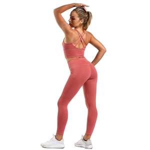 Combinaison de yoga élégante pour femmes, avec empiècements en mesh, tenue de sport confortable pour la gym, les entraînements et les activités sportives. - Product Image 5