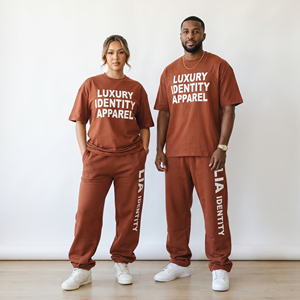 Ensemble de survêtement décontracté unisexe avec impression de lettres personnalisée, t-shirt à col rond et pantalon, 100% coton polyester, coupe ample - Product Image 1