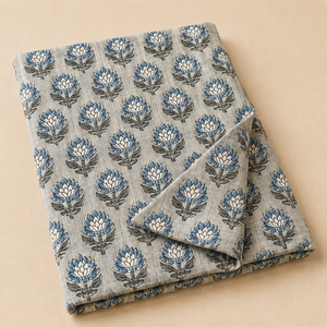 Tissu en coton imprimé à la main, motif floral lotus gris-bleu, doux et respirant, idéal pour la confection de robes, de kurtas et la décoration intérieure. - Product Image 2