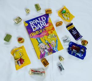 Charlie y la Fábrica de Chocolate de Roald Dahl, Novela de Ficción para Adultos, Tapa Blanda |   Historia de Aventura de Fantasía - Product Image 4