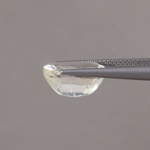 ไพลินสีเหลือง ได้รับการรับรองจาก IGI เกรด AAA พลอยแท้ธรรมชาติ ขนาด 10x9 มม. รูปทรงคุชชั่น น้ำหนัก 6.93 กะรัต แบบเม็ดเดี่ยว เปลี่ยนสีได้ ผ่านการเคลือบแว็กซ์/น้ำมัน - Product Image 2