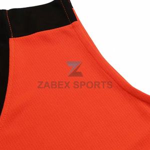 Maillot et short de basketball personnalisés style professionnel par sublimation – Ensembles d'uniformes de club respirants sur mesure pour équipes - Product Image 5