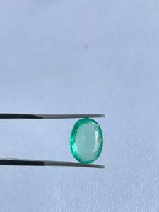 Émeraude naturelle ovale, pierre précieuse verte, pour la fabrication de bagues, pendentifs et bijoux, idéale comme cadeau - Product Image 1