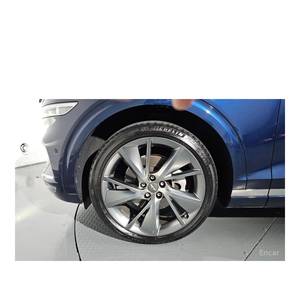 Genesis GV70 2.5T AWD SUV a Gasolina, Modelo Agosto 2024, 59,380 km, Transmisión Automática, Asientos de Cuero, Cámara Trasera, Volante a la Izquierda - Product Image 4