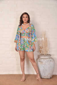 Ensemble de vêtements grande taille 3 pièces en soie écologique pour femmes, haut court, kimono et short pour station balnéaire et vêtements de vacances - Product Image 5