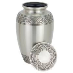 Urna Funeraria de Latón Macizo Hecha a Mano de Alta Demanda, Acabado Elegante en Blanco Perla con Bandas Grabadas en Plata Pulida, Urna Metálica para Adultos - Product Image 5