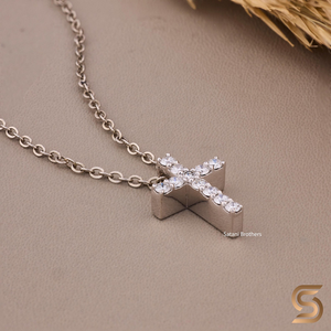 Collar con Colgante de Cruz de Diamante Cultivado en Laboratorio en Oro Blanco Sólido de 14K, Corte Redondo, Joyería Brillante de Fe, Diseño Elegante para Mujer - Product Image 4