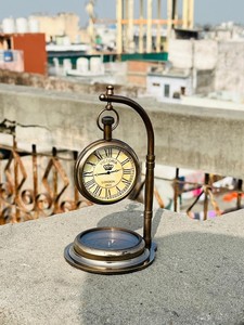 Reloj de Escritorio Vintage de Latón con Base de Madera, Reloj de Mesa Náutico Antiguo para Decoración del Hogar u Oficina, Fabricante Mayorista, Suministro OEM - Product Image 5
